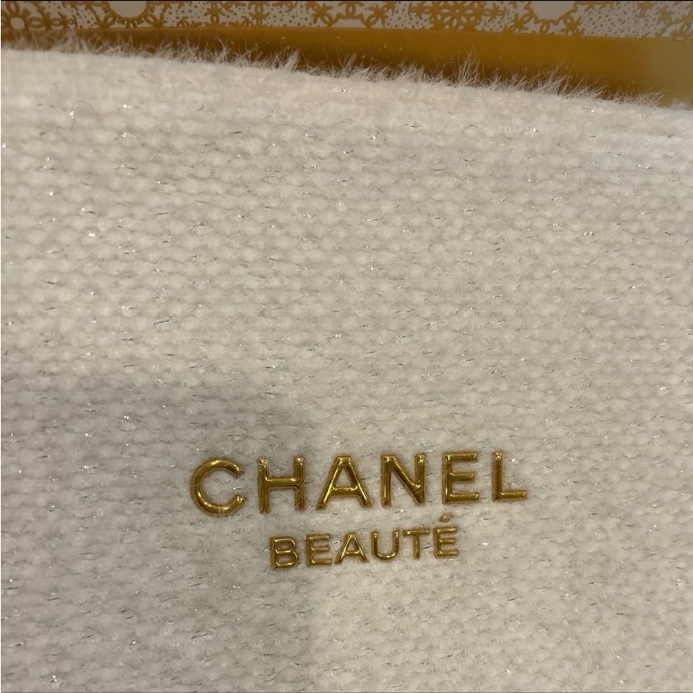 Chanel cosmetic bag brand new - Picture 5 of 6